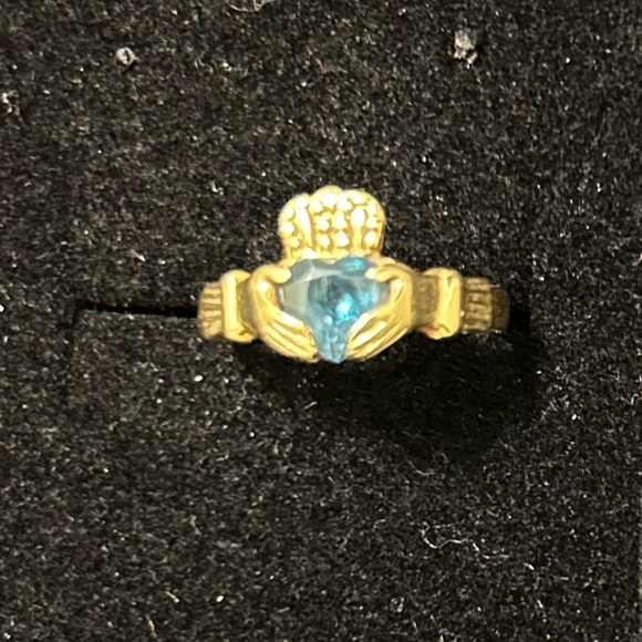10K Yellow Gold Heart Shaped Blue Topaz Claddagh Irish Engagement Wedding Ring - Picture 13 of 16